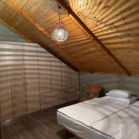 Casa de Férias Egi Tirana