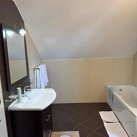 Egi Casa de Férias *